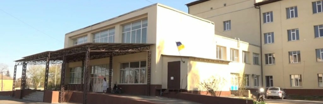 Разрушенную россиянами больницу в Изюме восстановят за миллиард гривен