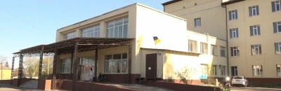 Разрушенную россиянами больницу в Изюме восстановят за миллиард гривен