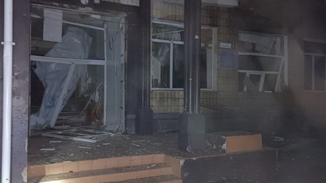 Прямым попаданием дрона разрушена спортшкола в Золочеве