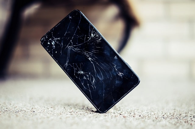 Защита гаджетов от механических повреждений: что сейчас используется и как это помогает