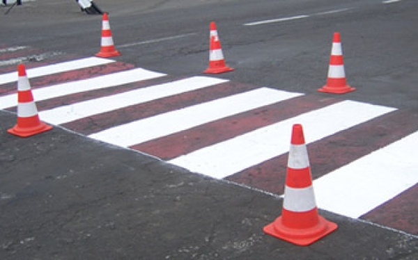 В Харькове проводят разметку дорог