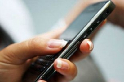 Девушка соблазнилась на красивый телефон