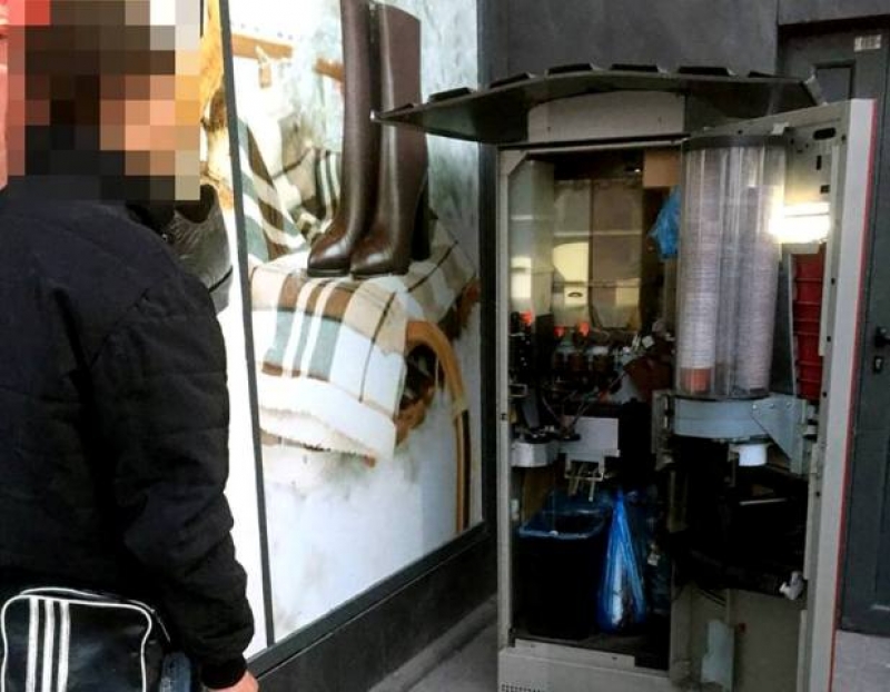 Рецидивист обчистил кофейный автомат, за это ему грозит 6-летний тюремный срок