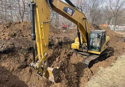 В Лозовой обрушился канализационный коллектор