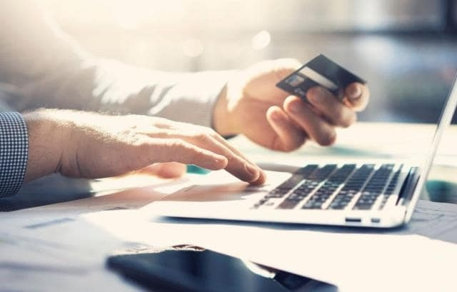 Микрокредит онлайн на карту: как это работает, плюсы и минусы