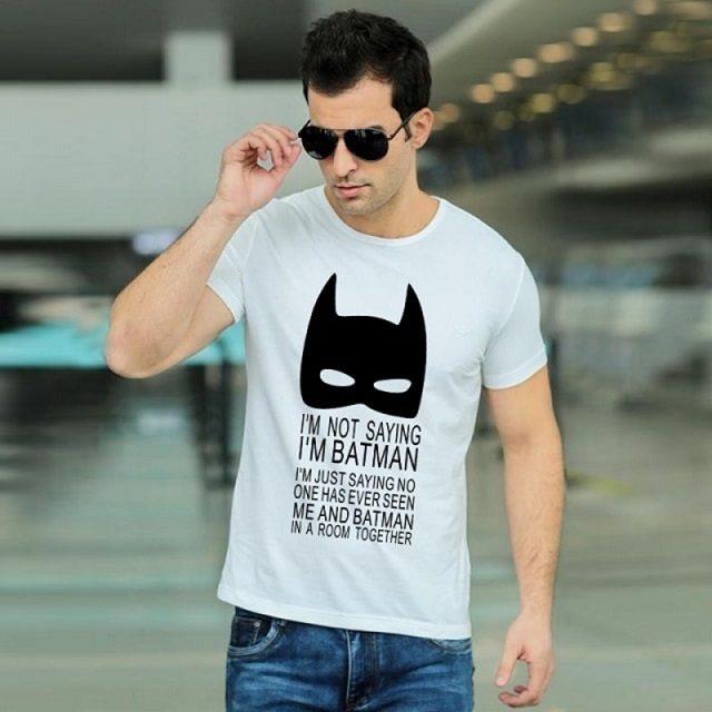 Футболки: які бувають, види горловин, стилі