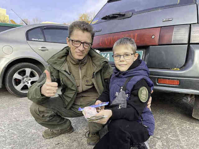 Юный харьковчанин заработал для нацгвардейцев 500 гривен