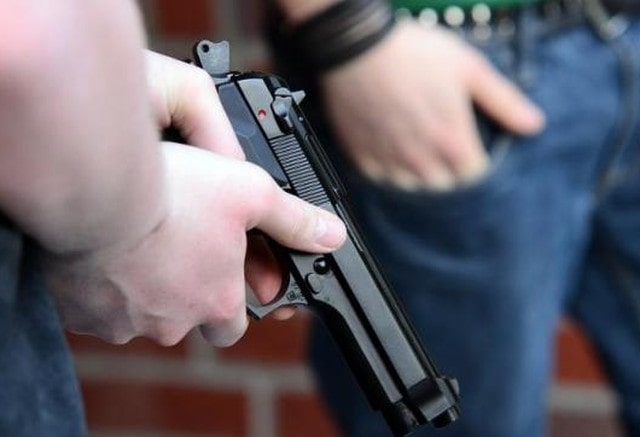 Правоохранители задержали мужчину, который среди бела дня расстрелял прохожего