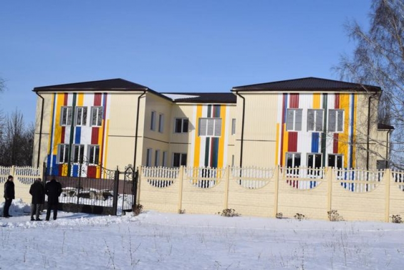 Школу-интернат и поликлинику под Харьковом обещают достроить