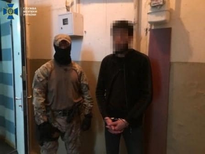 Сотрудники СБУ задержали иностранца, которого разыскивал Интерпол (видео)