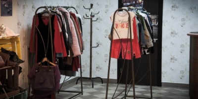 Шкаф добрых вещей уже месяц успешно работает