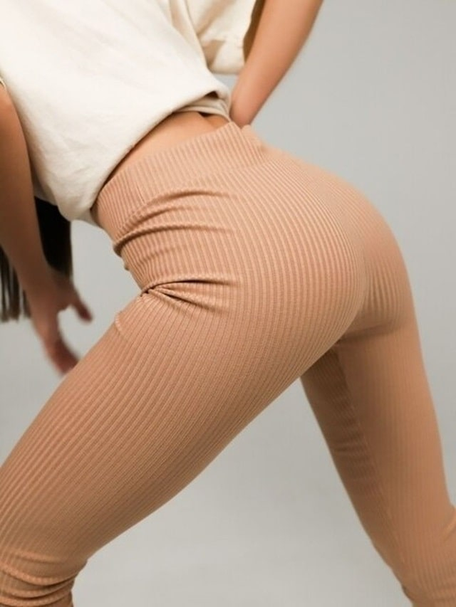 Лосины женские в рубчик: преимущества материала