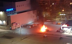 В Харькове возле супермаркета взорвался автомобиль